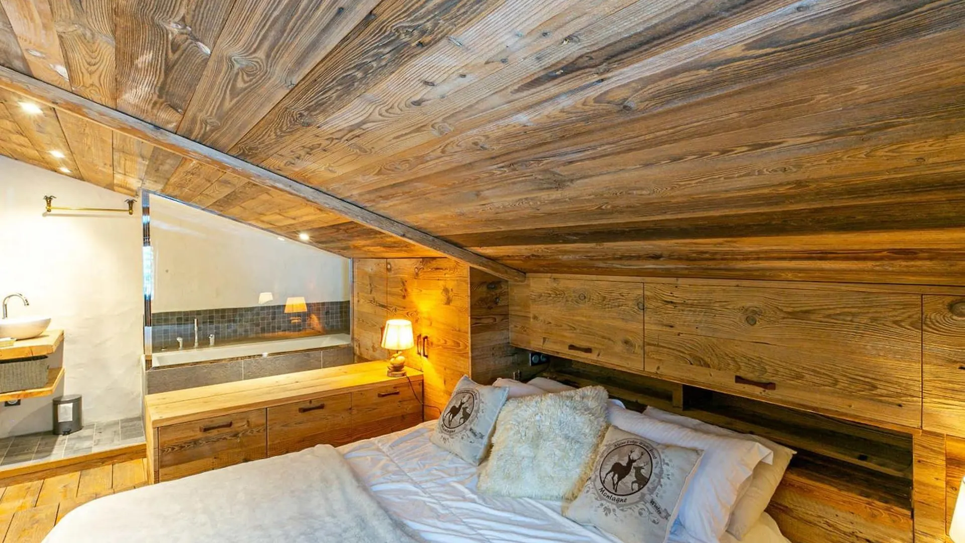 Apartamento Appartement De Prestige Avec Cheminee Au Centre De Val-D'Isere, A Proximite Des Pistes Et Commerces - Fr-1-694-205 França
